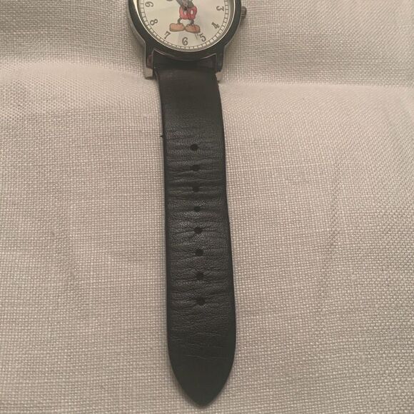 Disney Mickey Leather Movement Watch Japan - Picture 2 of 15